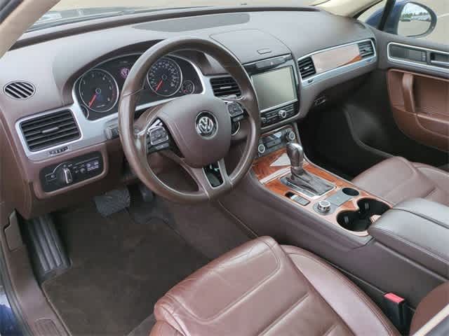 2012 Volkswagen Touareg Lux