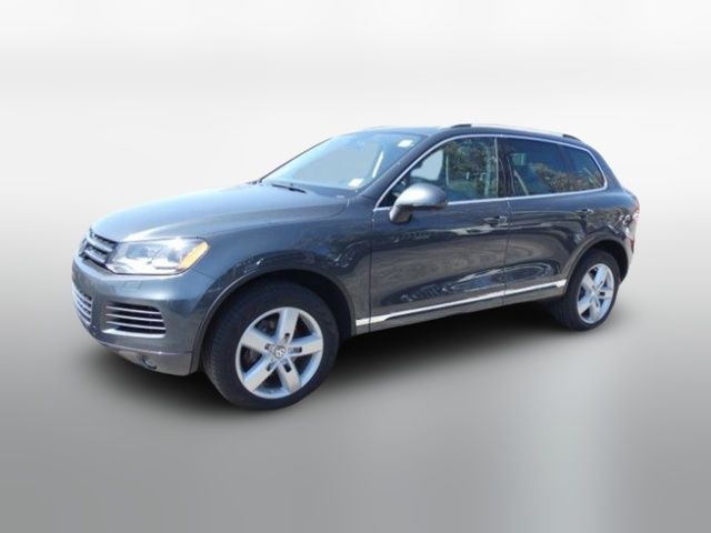 2012 Volkswagen Touareg Lux