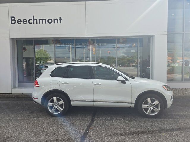 2012 Volkswagen Touareg Lux