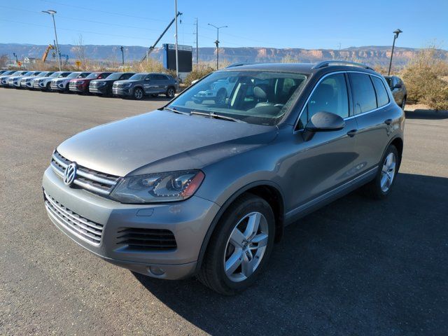 2012 Volkswagen Touareg Lux