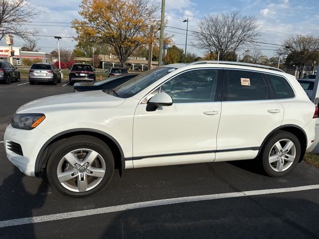 2012 Volkswagen Touareg Lux