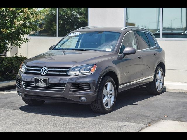 2012 Volkswagen Touareg Lux