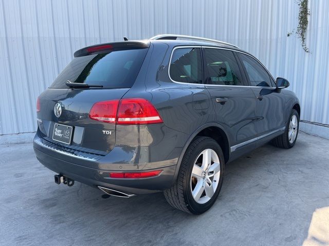 2012 Volkswagen Touareg Lux