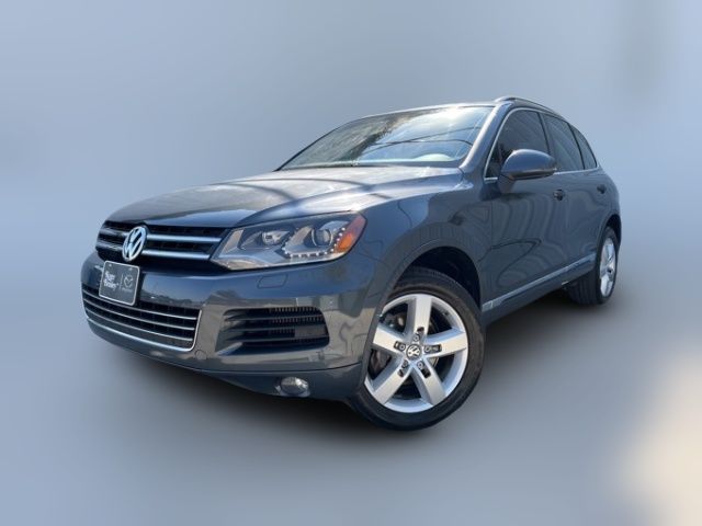 2012 Volkswagen Touareg Lux