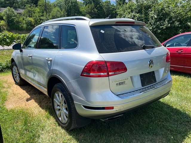 2012 Volkswagen Touareg Sport Navigation