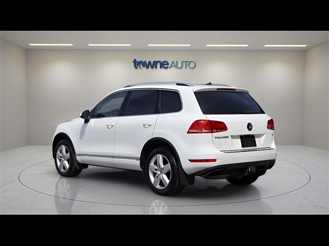 2012 Volkswagen Touareg Lux