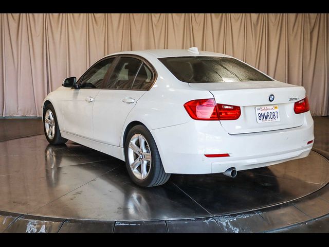 2013 BMW 3 Series 320i