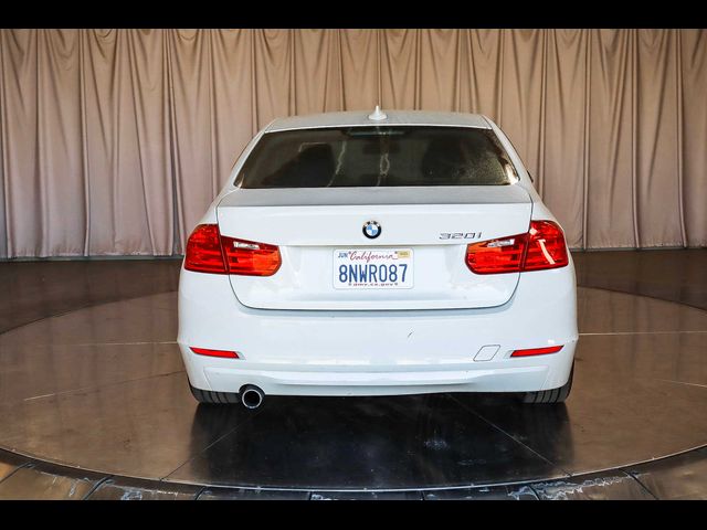 2013 BMW 3 Series 320i