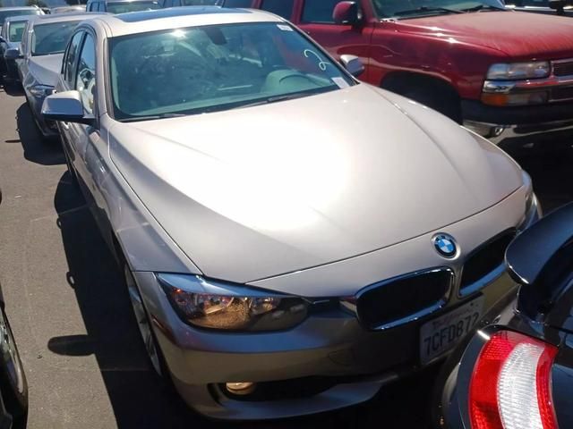 2013 BMW 3 Series 320i