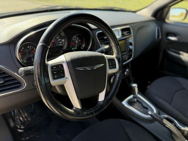 2013 Chrysler 200 Touring