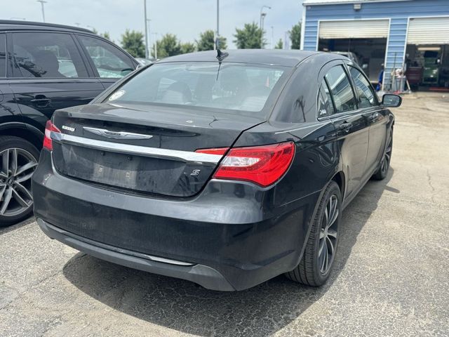 2013 Chrysler 200 Touring