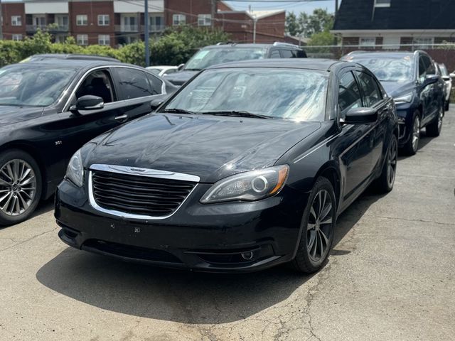 2013 Chrysler 200 Touring