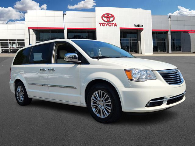 2013 Chrysler Town & Country Touring-L