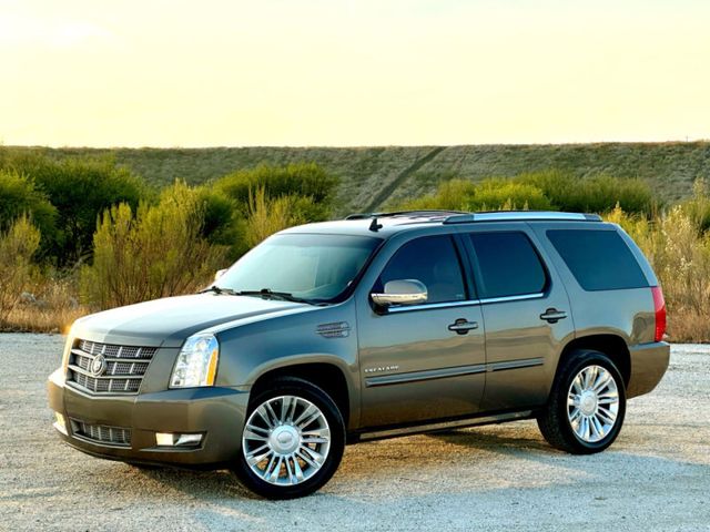 2013 Cadillac Escalade Premium