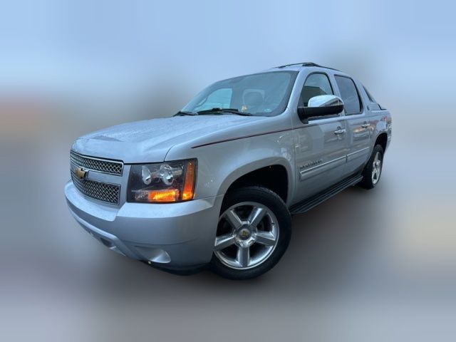 2013 Chevrolet Avalanche LS