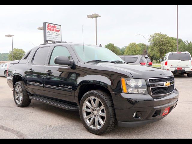 2013 Chevrolet Avalanche LS