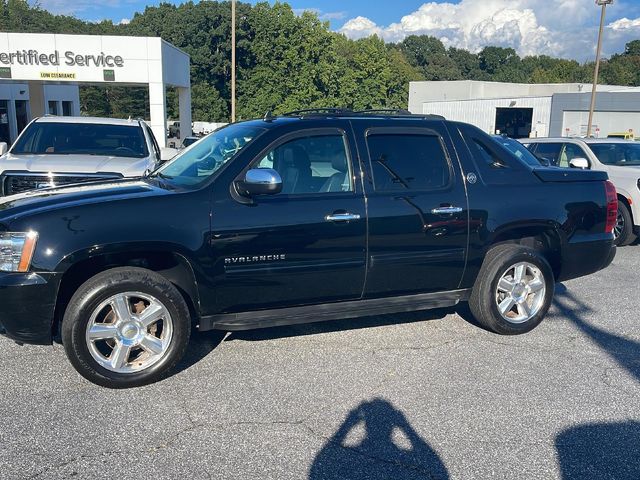 2013 Chevrolet Avalanche LS