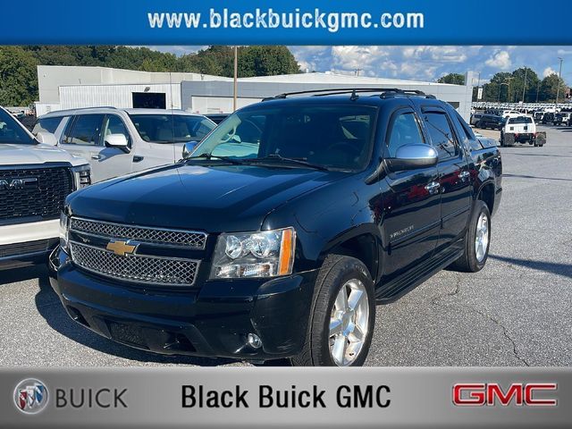 2013 Chevrolet Avalanche LS