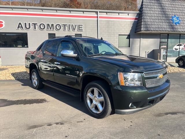 2013 Chevrolet Avalanche LS