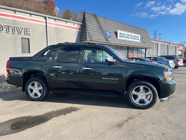 2013 Chevrolet Avalanche LS