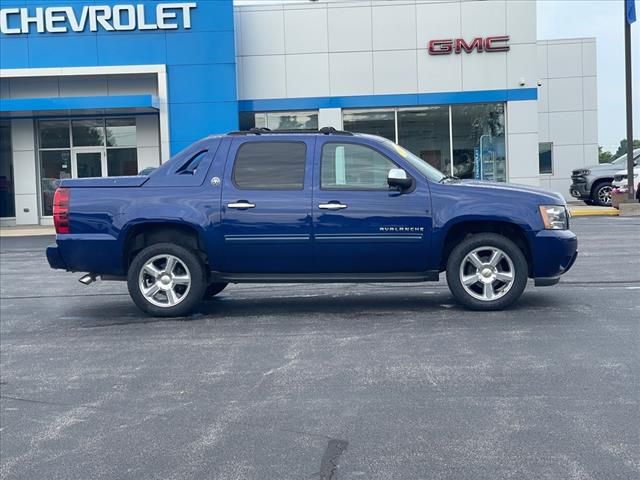 2013 Chevrolet Avalanche LS