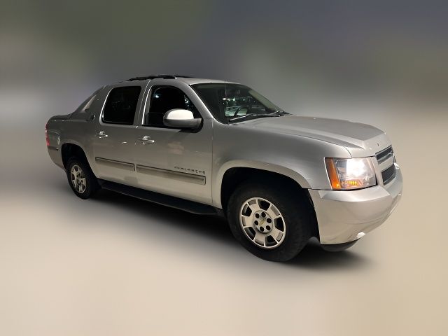 2013 Chevrolet Avalanche LS