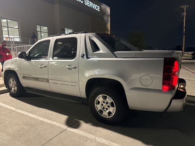 2013 Chevrolet Avalanche LS