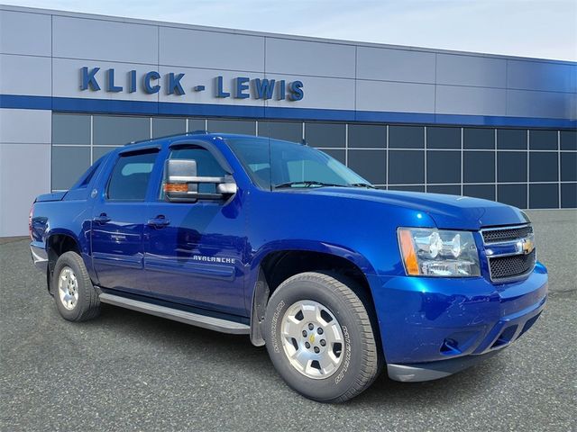 2013 Chevrolet Avalanche LS