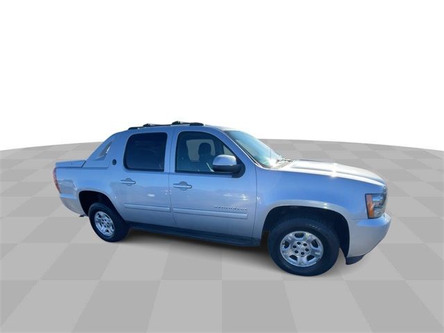 2013 Chevrolet Avalanche LS