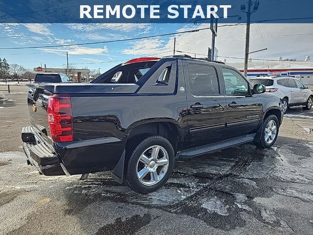 2013 Chevrolet Avalanche LS