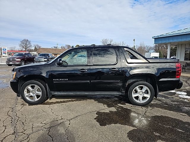 2013 Chevrolet Avalanche LS