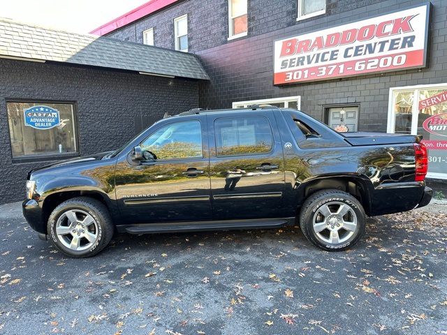 2013 Chevrolet Avalanche LS