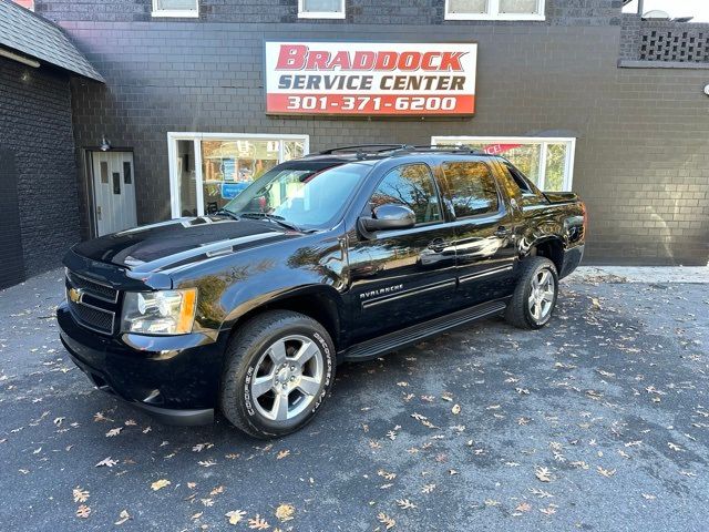 2013 Chevrolet Avalanche LS