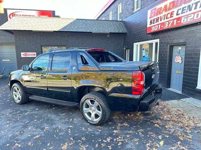 2013 Chevrolet Avalanche LS