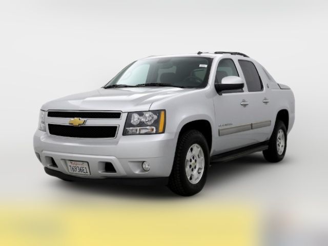 2013 Chevrolet Avalanche LS