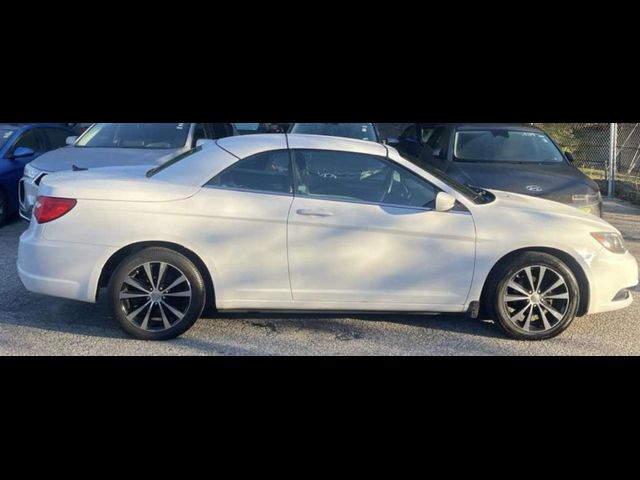 2013 Chrysler 200 S