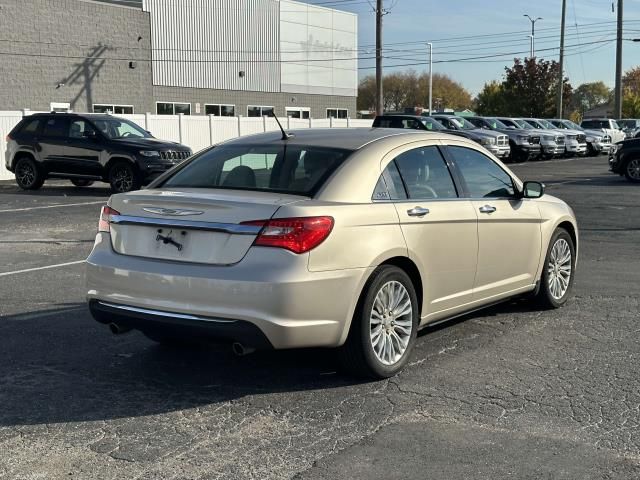 2013 Chrysler 200 Limited