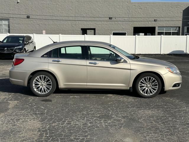 2013 Chrysler 200 Limited