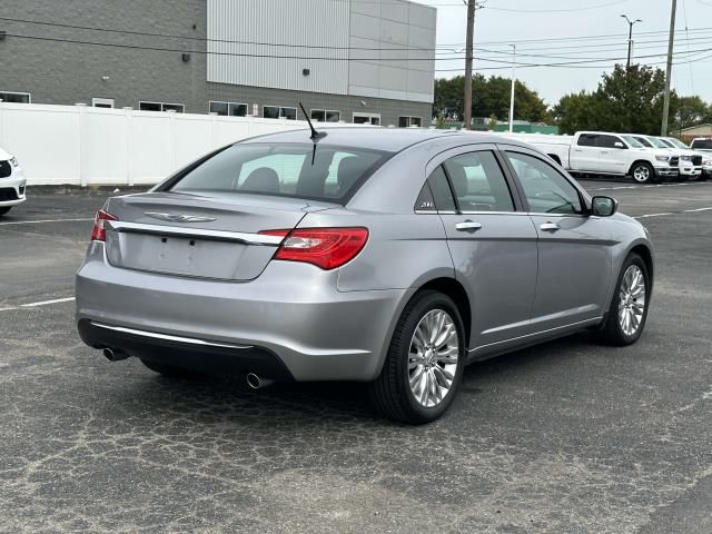 2013 Chrysler 200 Limited