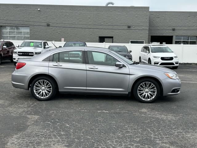 2013 Chrysler 200 Limited