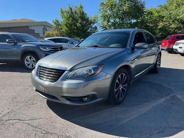 2013 Chrysler 200 Limited