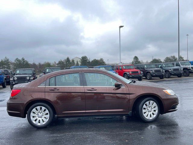 2013 Chrysler 200 LX