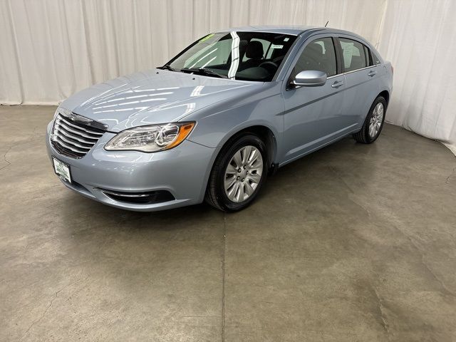 2013 Chrysler 200 LX