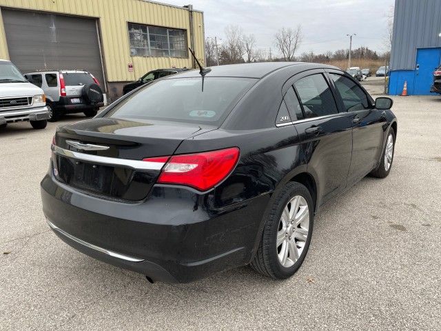 2013 Chrysler 200 LX