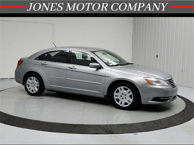 2013 Chrysler 200 LX