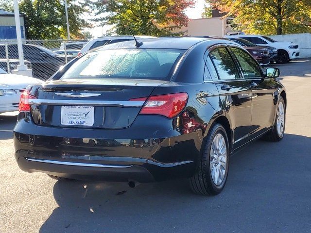 2013 Chrysler 200 LX