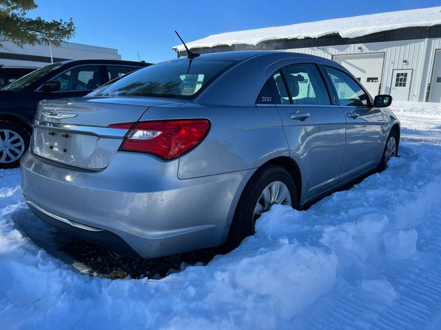 2013 Chrysler 200 LX