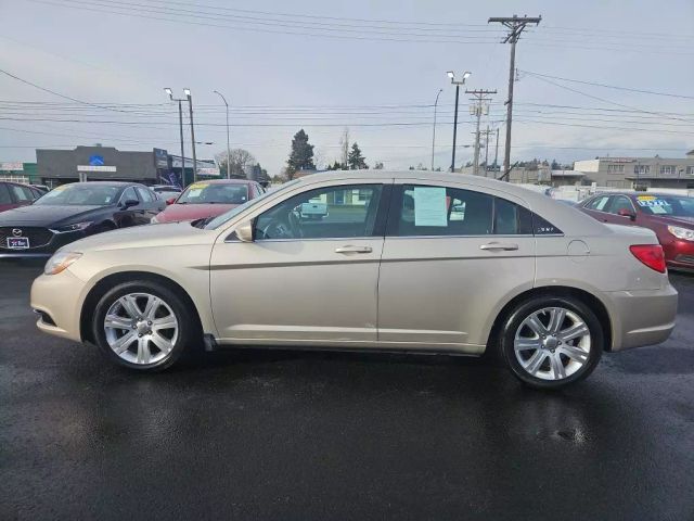 2013 Chrysler 200 LX