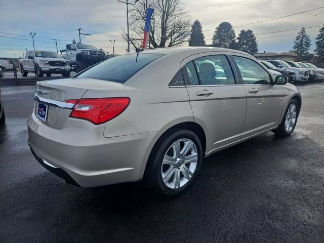 2013 Chrysler 200 LX