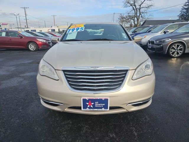 2013 Chrysler 200 LX